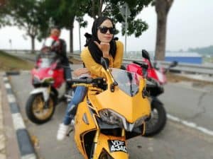 yellow lady rider demon gpx 150gr